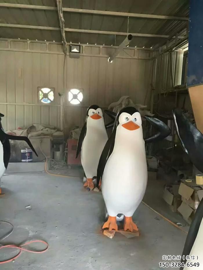 廣場(chǎng)玻璃鋼企鵝雕塑 公園仿真雕塑 抽象擺件