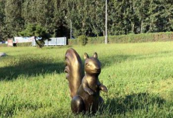 銅松鼠雕塑廠家，動物景觀擺件，仿古元素設計 (4)