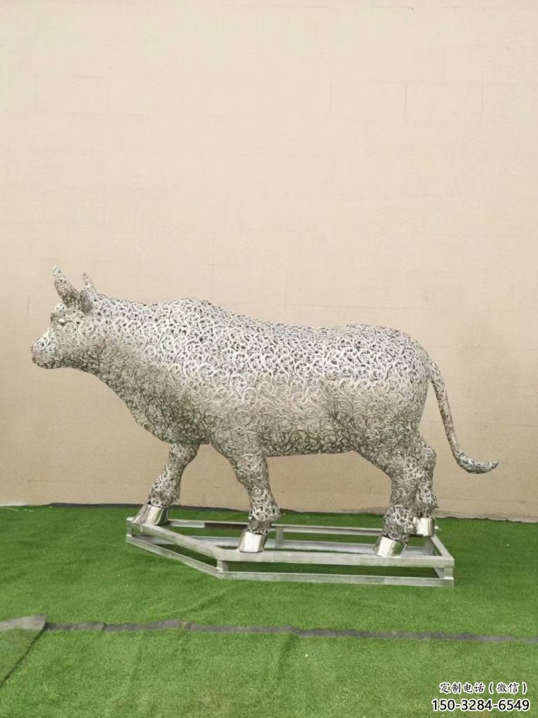 校園小牛雕塑，仿真主題，透光工藝