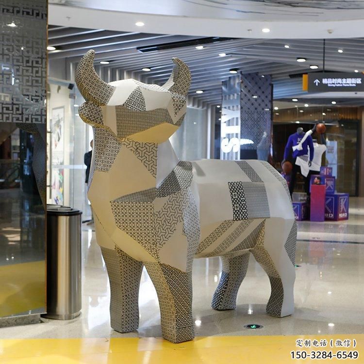 庭院小牛雕塑，現(xiàn)代小品，彩繪工藝