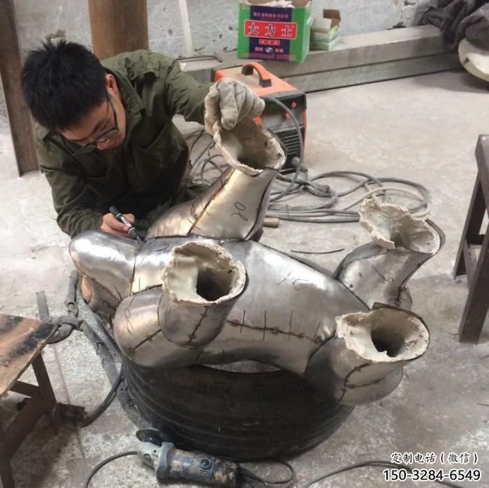 酒店猩猩雕塑，水景系列，鍛造工藝