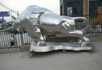 校園小牛雕塑，可愛題材，鏡面工藝