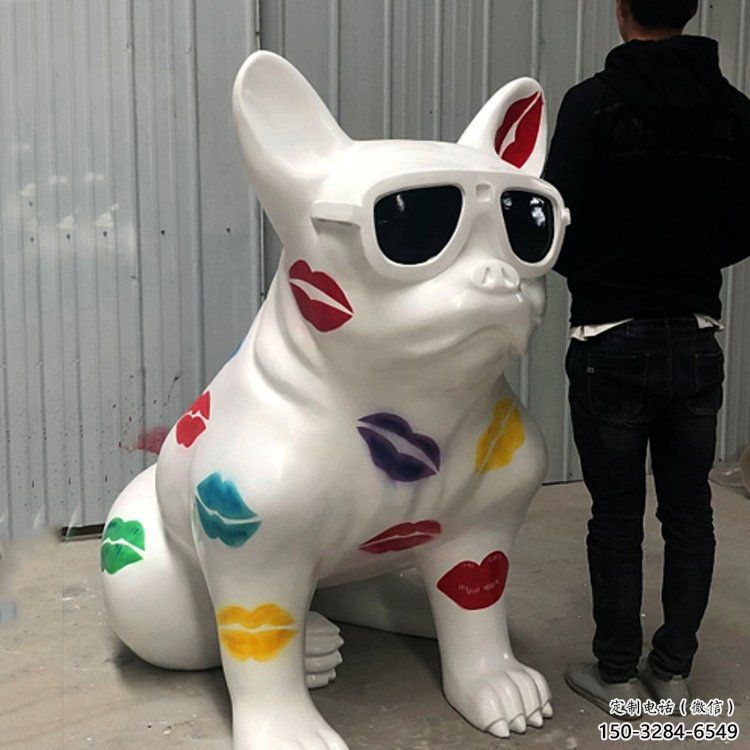 廣場哈巴狗雕塑，卡通水景雕塑，抽象效果