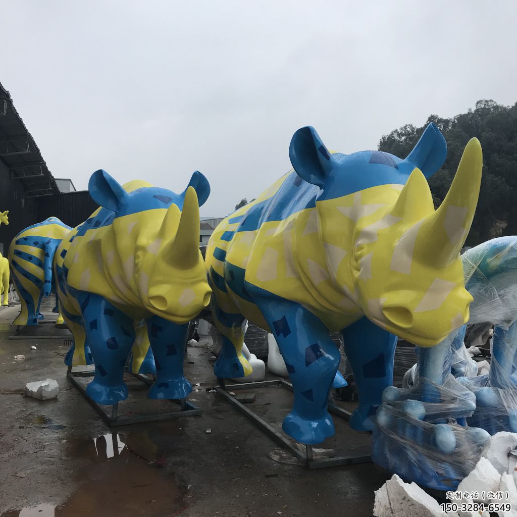 售樓部犀牛雕塑，噴砂發光雕塑，彩繪題材