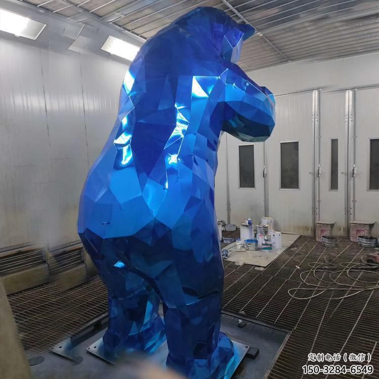 售樓部狗熊雕塑，噴砂發(fā)光雕塑，彩繪題材