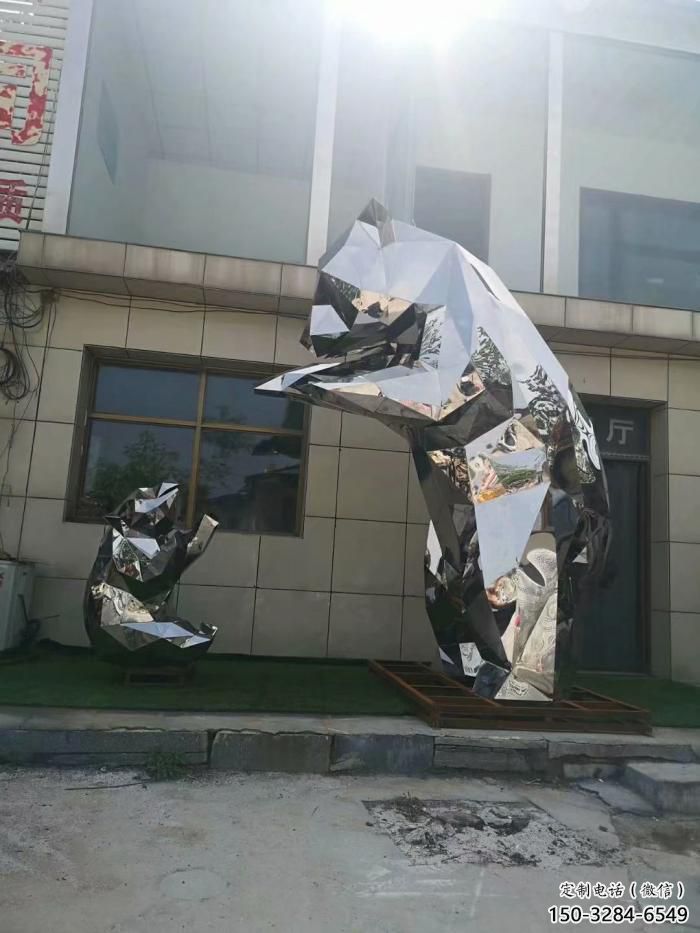 步行街狗熊雕塑，鑄銅農耕雕塑，鏤空方式