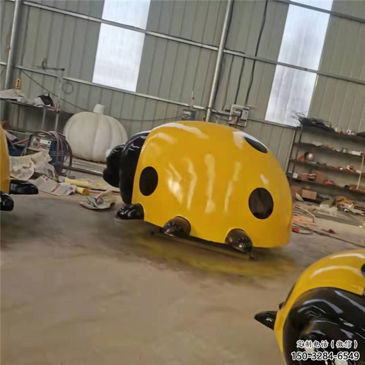 校園蟲子雕塑，拉絲海洋雕塑，卡通主題