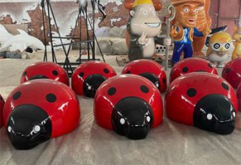 景區(qū)瓢蟲雕塑，鍍金歐式雕塑，鐵藝材質(zhì)