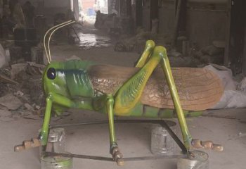 冷飲店蝗蟲雕塑，仿真昆蟲雕塑，彩繪工藝