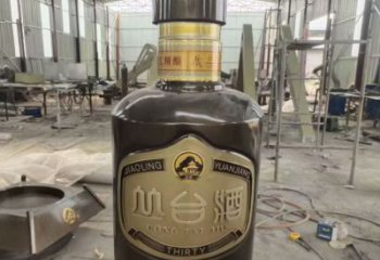 售樓部酒瓶雕塑，噴砂發(fā)光雕塑，烤漆題材