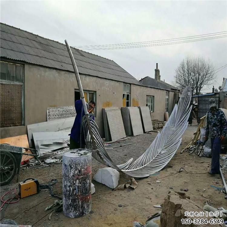 仿古羽毛雕塑 騰飛草地小品 房地產雕塑