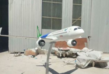 草地飛機雕塑 現(xiàn)代校園小品 大型雕塑