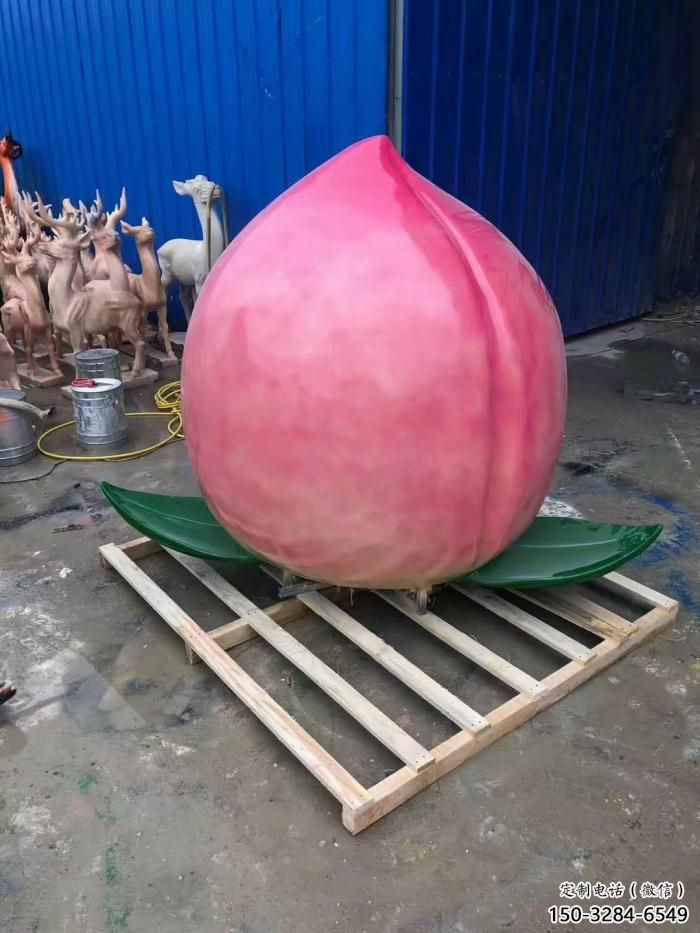 彩繪桃子雕塑 仿真雕塑 步行街?jǐn)[件