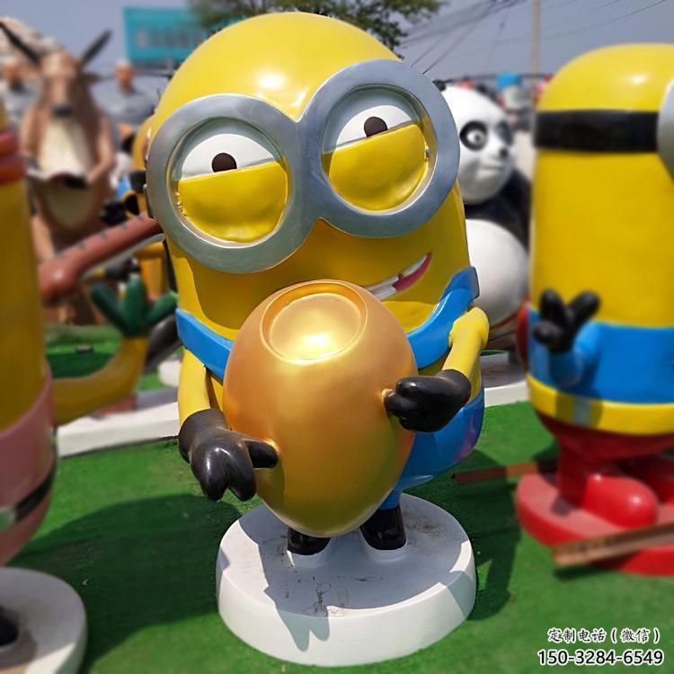 別墅區(qū)小黃人雕塑 大型別墅區(qū)動漫雕塑 彩繪卡通雕塑