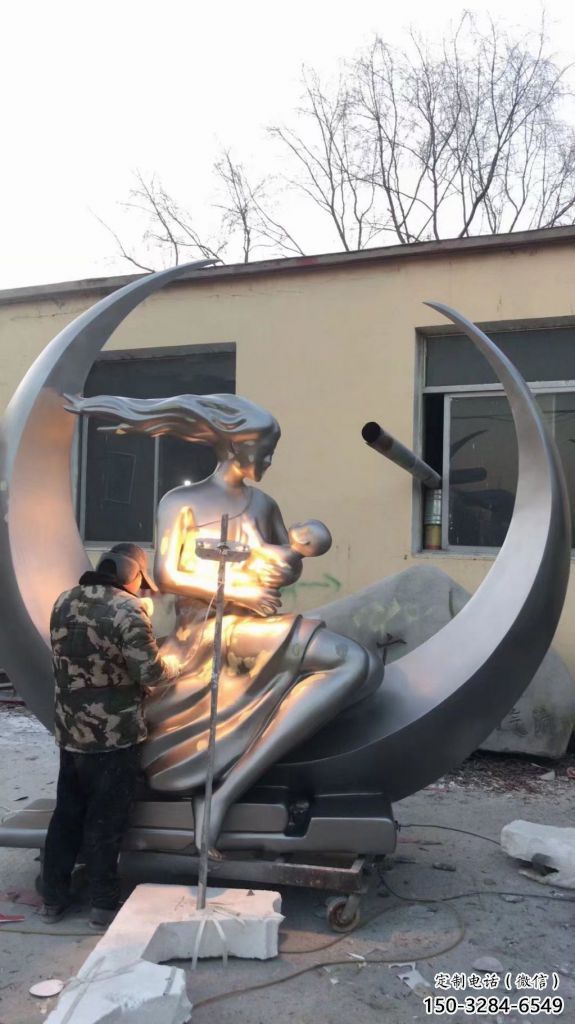 鍛造母親雕塑 懸空餐飲店女人雕塑 戶外肖像雕塑