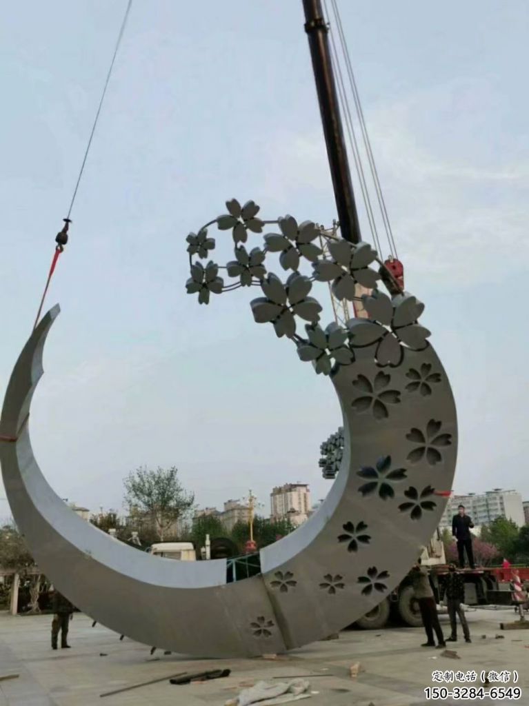 街頭月牙雕塑 大型別墅區月亮牙雕塑 鋼管雕塑