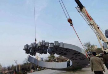 步行街月牙雕塑 游樂場(chǎng)雕塑 鑄造月亮牙雕塑