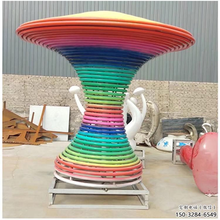 街道花瓶雕塑 現(xiàn)代雕塑 彩繪瓶子雕塑