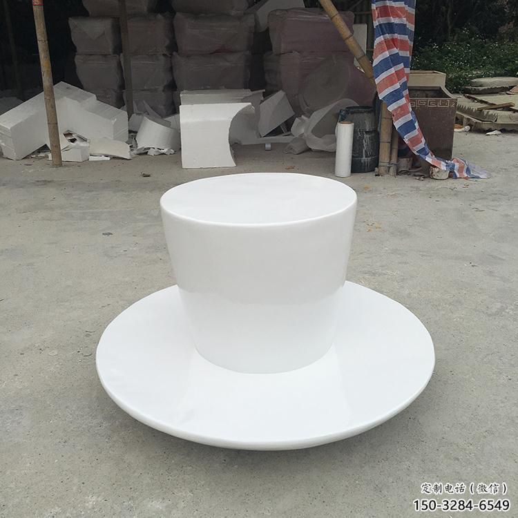 草地酒杯雕塑 現(xiàn)代校園酒杯子雕塑 大型杯子雕塑