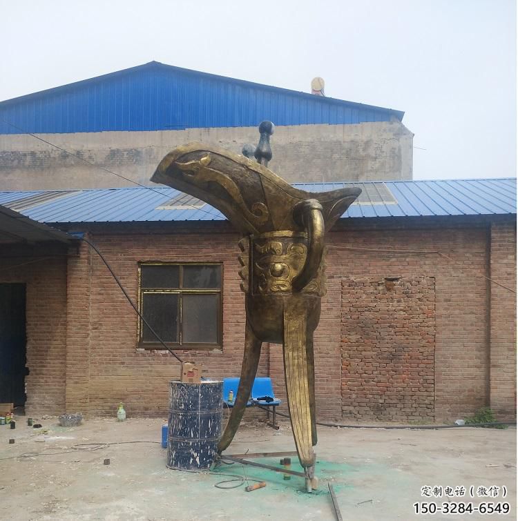 大型商場(chǎng)酒杯雕塑 仿真杯子雕塑 鏡面酒杯子雕塑