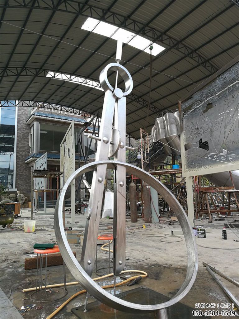 草地圓規(guī)雕塑 現(xiàn)代校園標(biāo)識雕塑 大型景觀雕塑