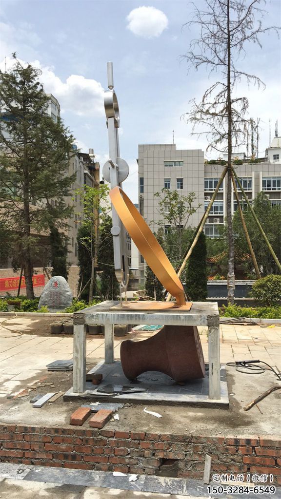 大型圓規(guī)雕塑 歐式步行街標識雕塑 彩繪景觀雕塑