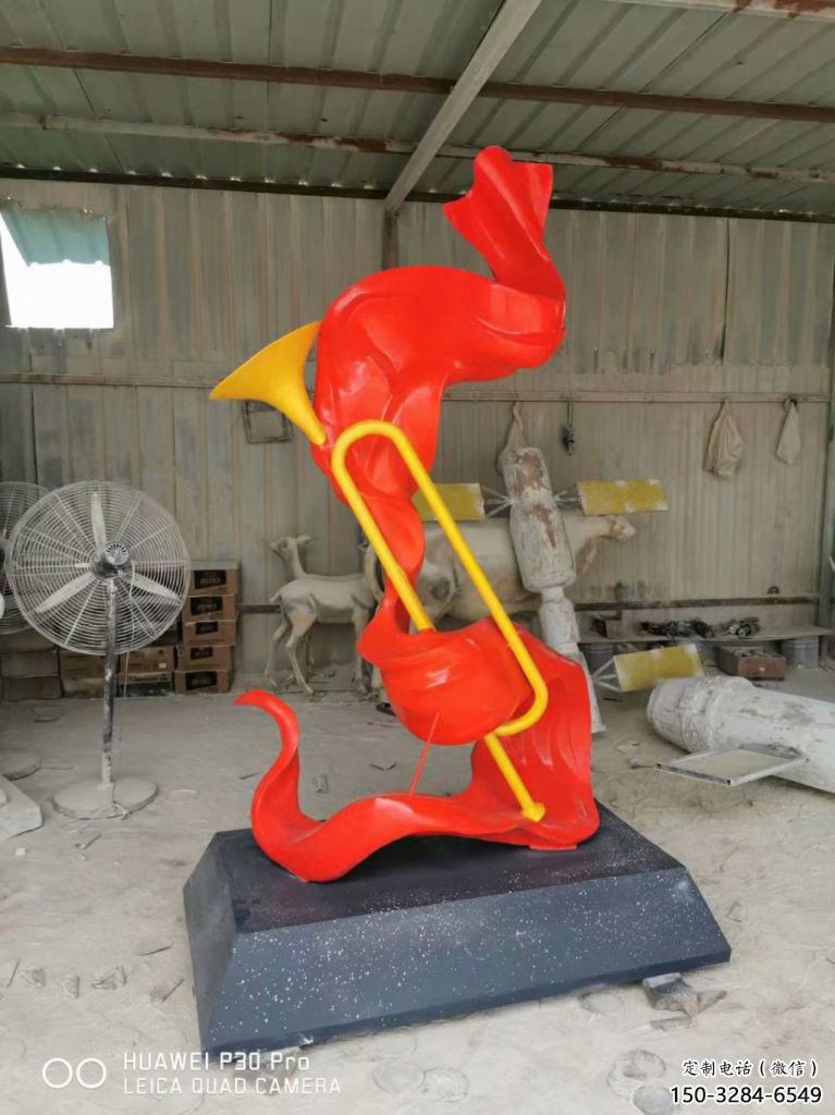 噴漆沖鋒號雕塑 中式村口小品 草地雕塑