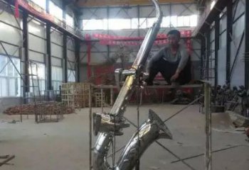 現代薩克斯雕塑 大型別墅區樂器雕塑 彩繪西方樂隊雕塑