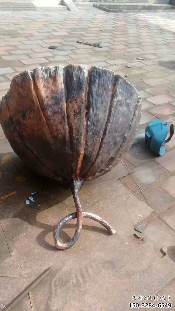 異形蓮蓬雕塑 現(xiàn)代校園雕塑 校園植物雕塑