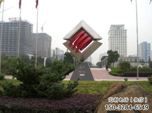 廣場中國結(jié)雕塑廠家，烤漆工藝制作，民俗文化標識