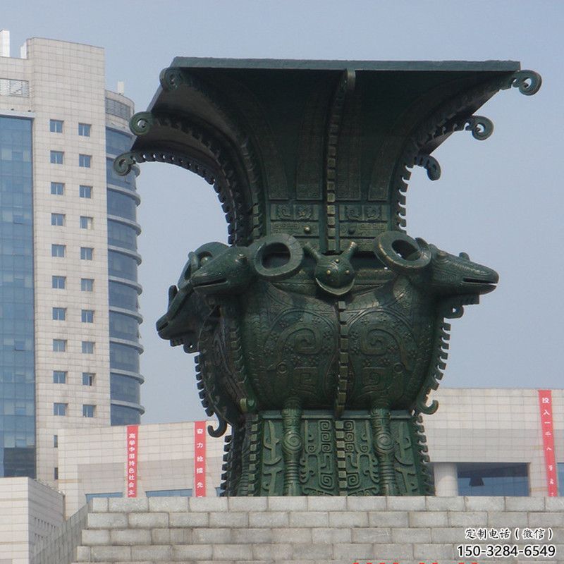 廣場四羊方尊銅雕塑