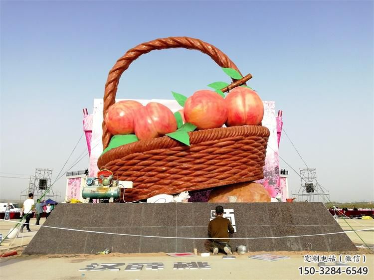 鐵藝果籃雕塑精品，小區(qū)雕塑，鐵藝果籃雕塑提供