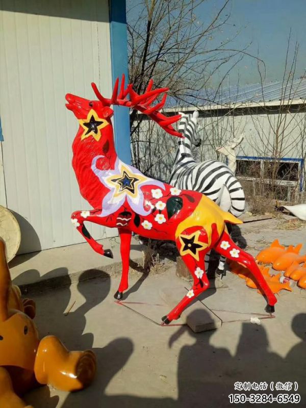 梅花鹿雕塑精品，標識雕塑，小區(qū)玻璃鋼梅花鹿雕塑供給