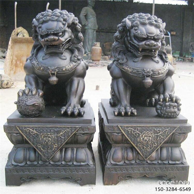 青銅獅子雕塑生產，圓雕系列，仿古蹲獅雕塑生產商