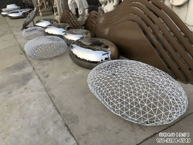 操場坐凳雕塑，鏤空景觀雕塑，噴砂制造