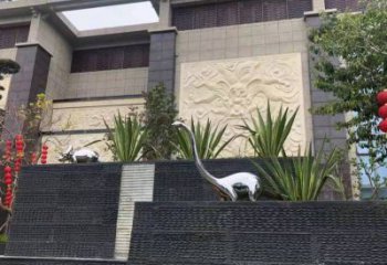 廣場(chǎng)恐龍雕塑供需，廣場(chǎng)雕塑，景觀鏡面恐龍雕塑定制