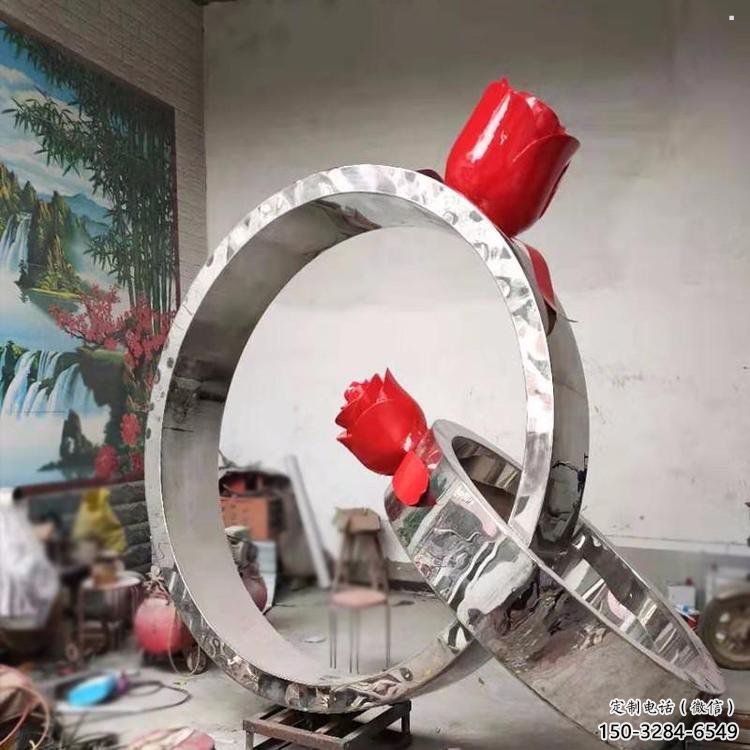 鋼管指環雕塑
