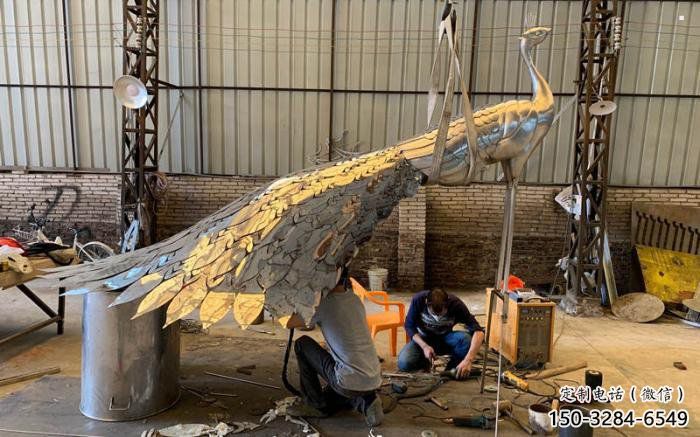 孔雀雕塑制作廠家，戶外雕塑，不銹鋼孔雀雕塑優(yōu)選