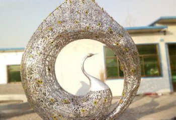 孔雀雕塑選用，美陳雕塑，鏤空鐵藝孔雀雕塑廠家?