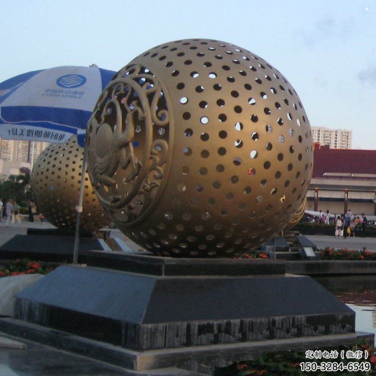 鏤空球雕塑點擊，圓雕體系，烤漆鏤空球雕塑標準