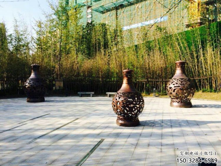 銅花瓶雕塑制造商，小區擺件，景觀銅花瓶雕塑廠家