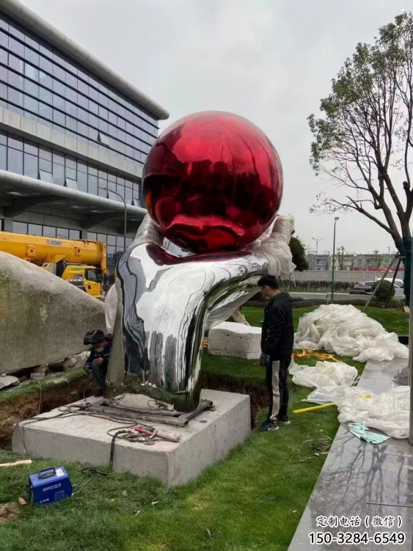火球雕塑定價(jià)，廣場(chǎng)雕塑，手托火球雕塑廠家