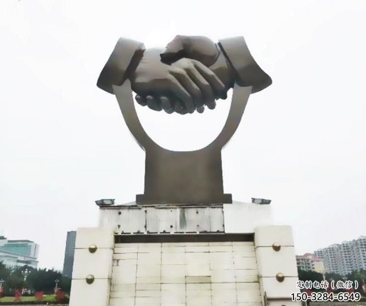 握手雕塑定價，室外雕塑，不銹鋼握手雕塑廠家精品