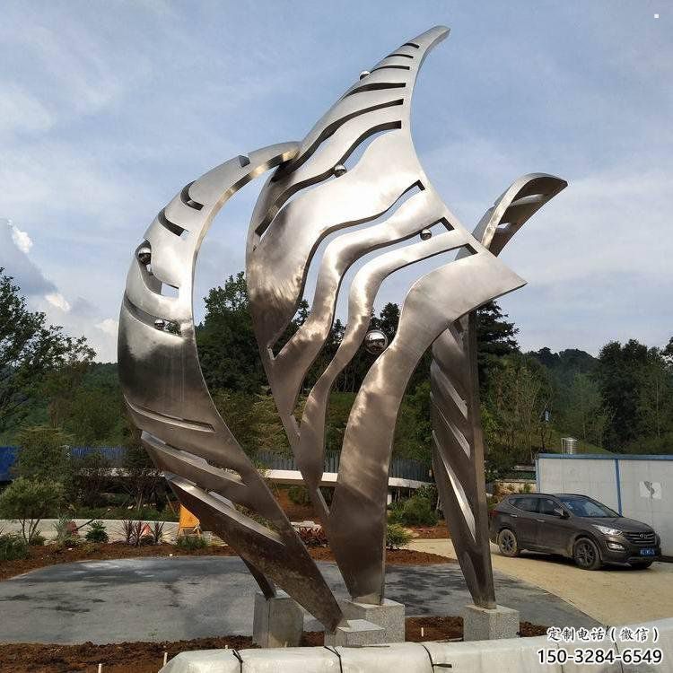 鏡面樹(shù)葉雕塑廠家，鍛造工藝，不銹鋼鏡面樹(shù)葉雕塑承接