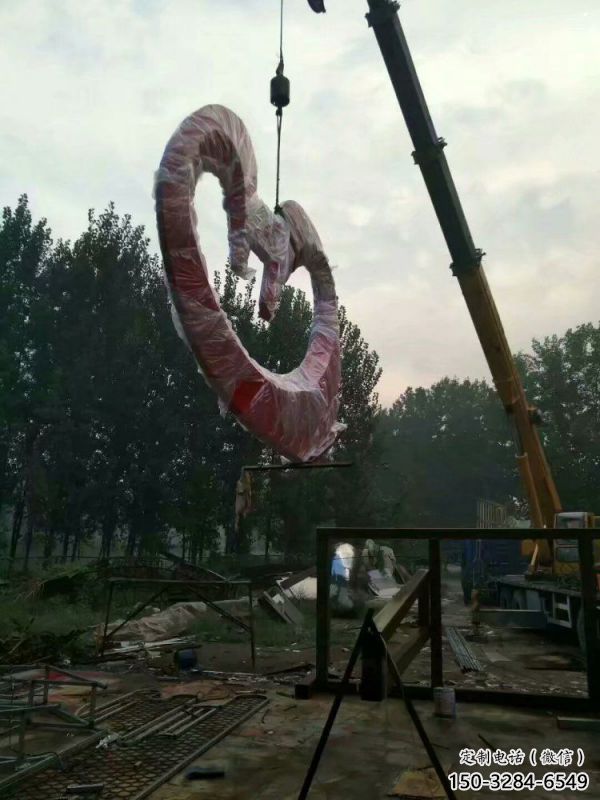 大型商場心形雕塑