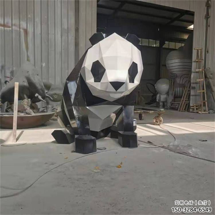 熊貓雕塑制造，白鋼構(gòu)件，幾何切面熊貓雕塑提供