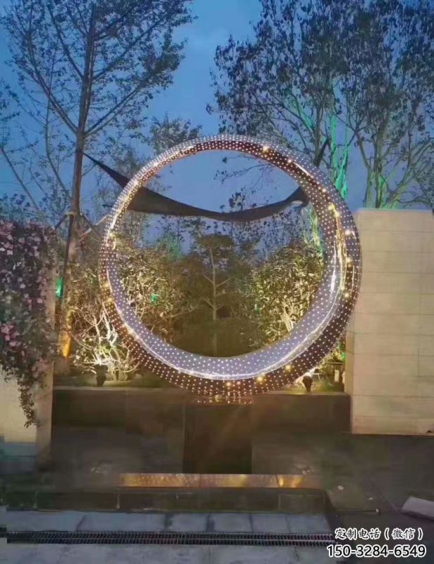 戶外花環雕塑