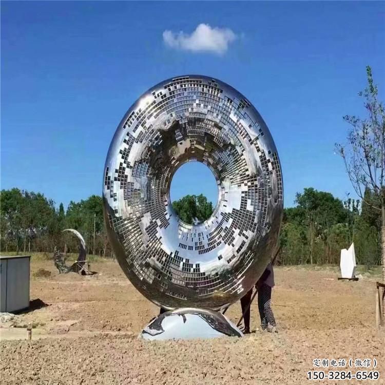 鏤空圓環(huán)雕塑制造商，美陳雕塑，不銹鋼圓環(huán)雕塑供給