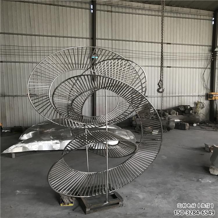 圓環(huán)雕塑批發(fā)，靜態(tài)雕塑，主題鏤空?qǐng)A環(huán)雕塑標(biāo)準(zhǔn)