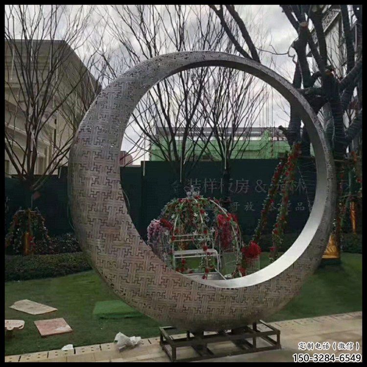 月牙雕塑工廠優(yōu)選，城市裝飾，景觀鏤空月牙雕塑供給
